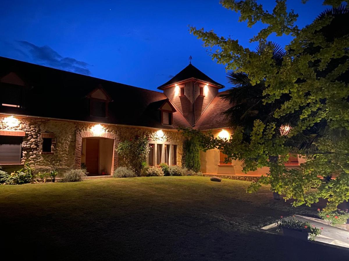 Bed and Breakfast Domaine Des Pierres Trouvees Saint-Vincent  Esterno foto