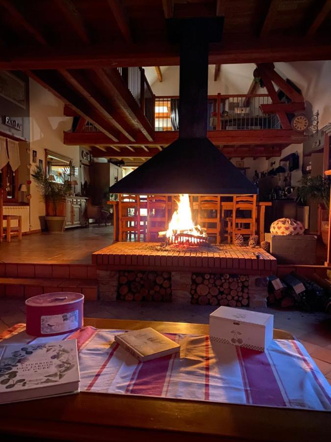 Bed and Breakfast Domaine Des Pierres Trouvees Saint-Vincent  Esterno foto