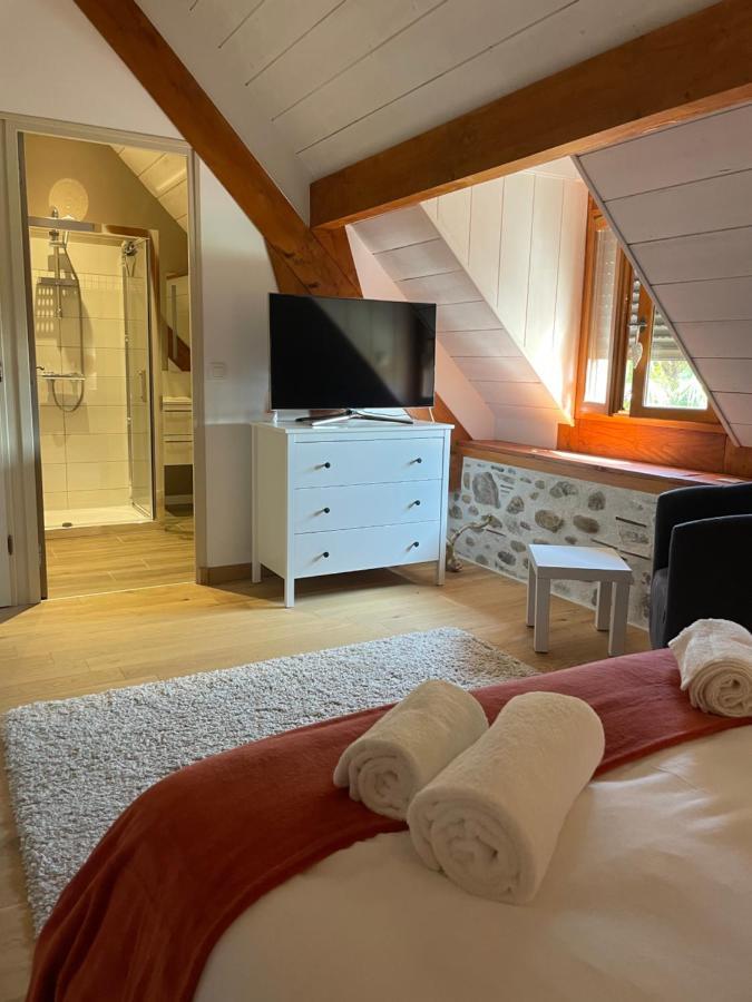Bed and Breakfast Domaine Des Pierres Trouvees Saint-Vincent  Esterno foto