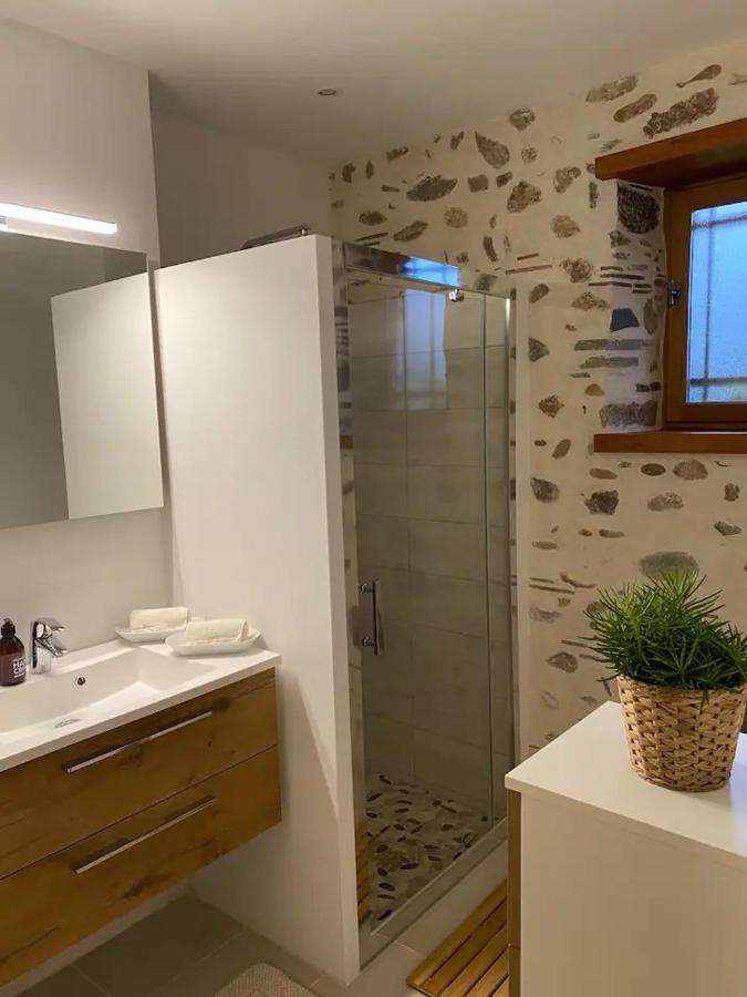 Bed and Breakfast Domaine Des Pierres Trouvees Saint-Vincent  Esterno foto